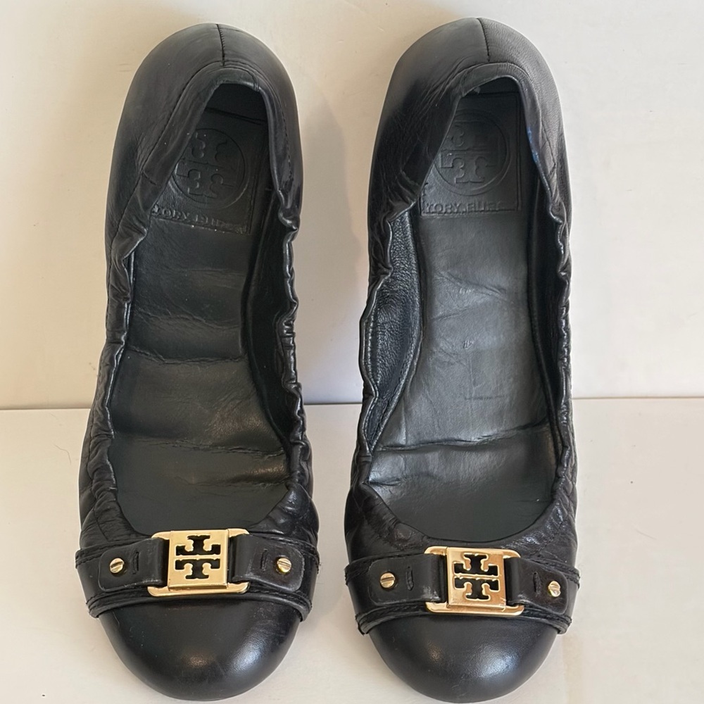 Tory Burch Ambrose Black Leather with Front Gold Logo Ballet Flats